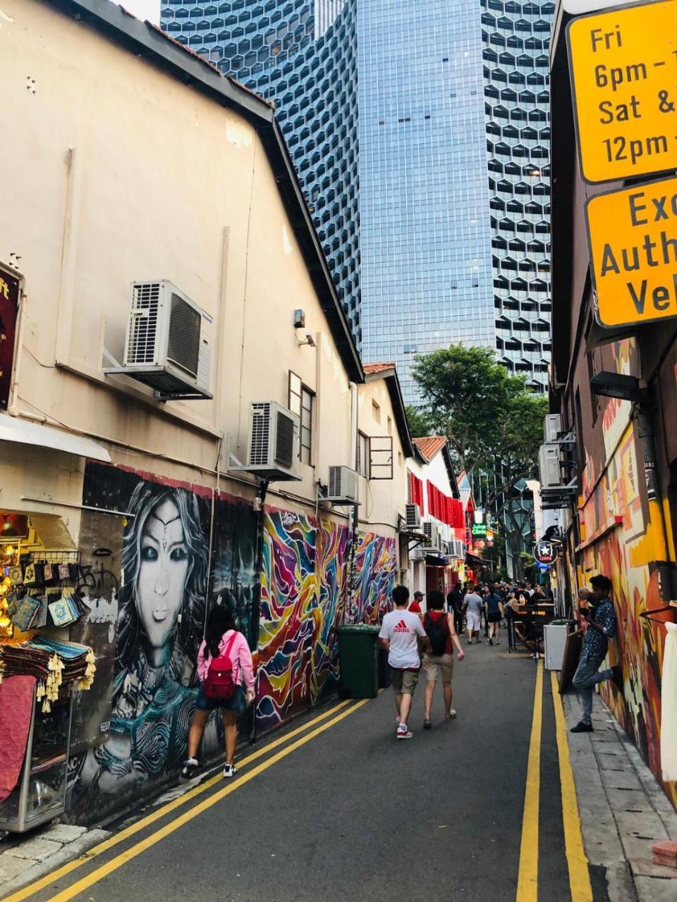 Met A Space Pod At Arab Street Singapore Exterior photo